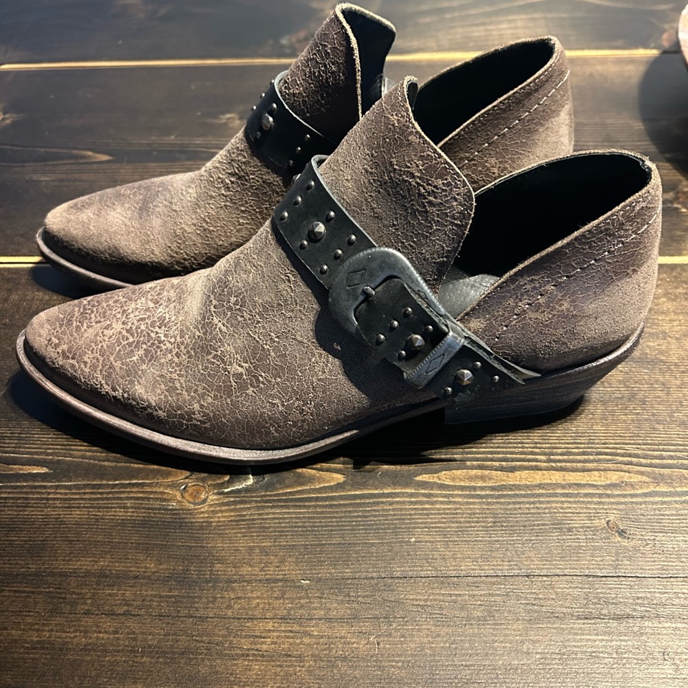 Women's Distressed Brown leather Boots